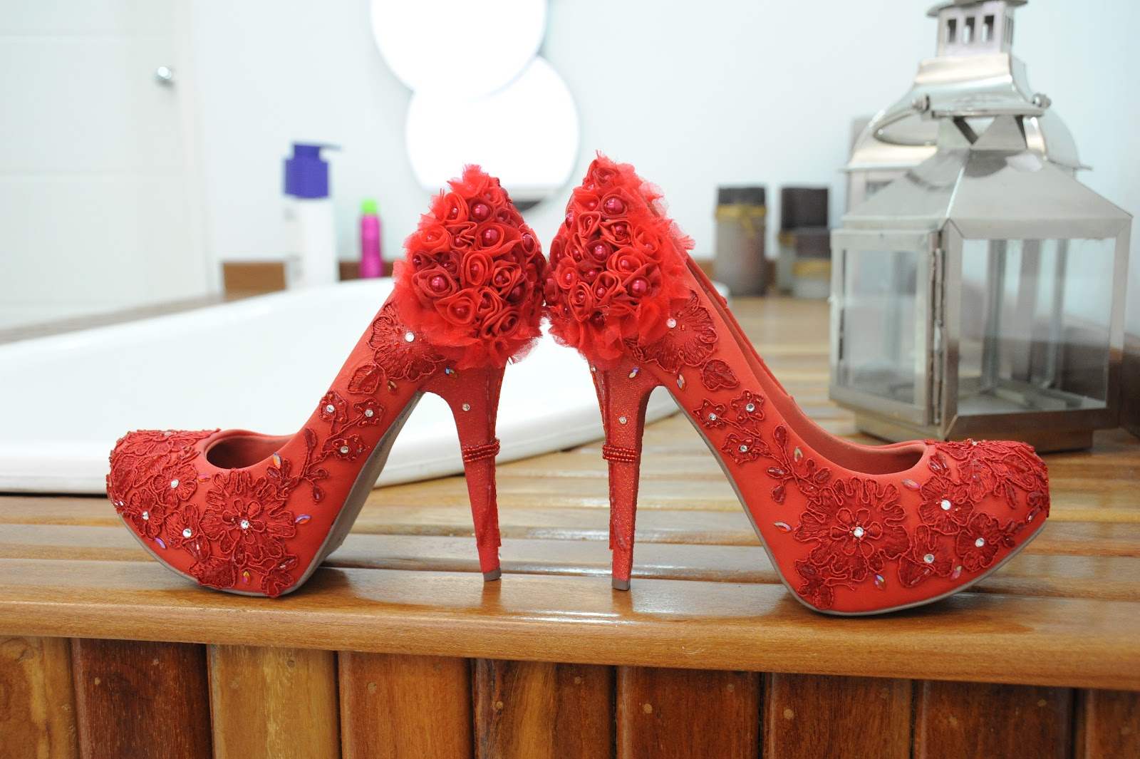 Calçados Isabel Melotto UMA NOIVA DE VERMELHO