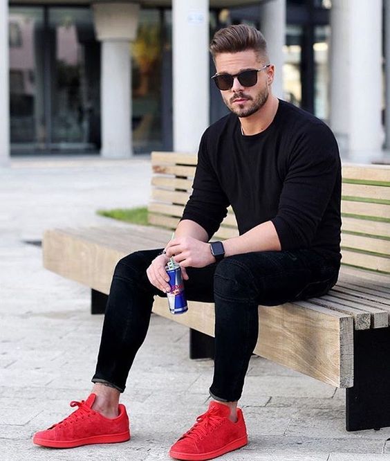 Alguns Looks com Tênis Vermelho, pra inspirar Moda
