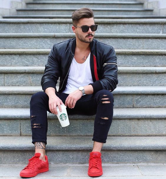 Alguns Looks com Tênis Vermelho, pra inspirar Moda
