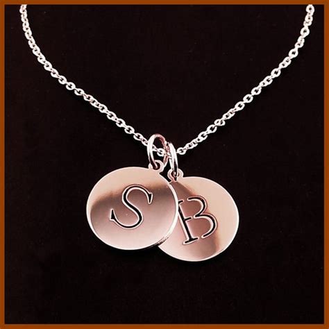 Comprar Collar Monograma Personalizado Barato&nbsp;Preço